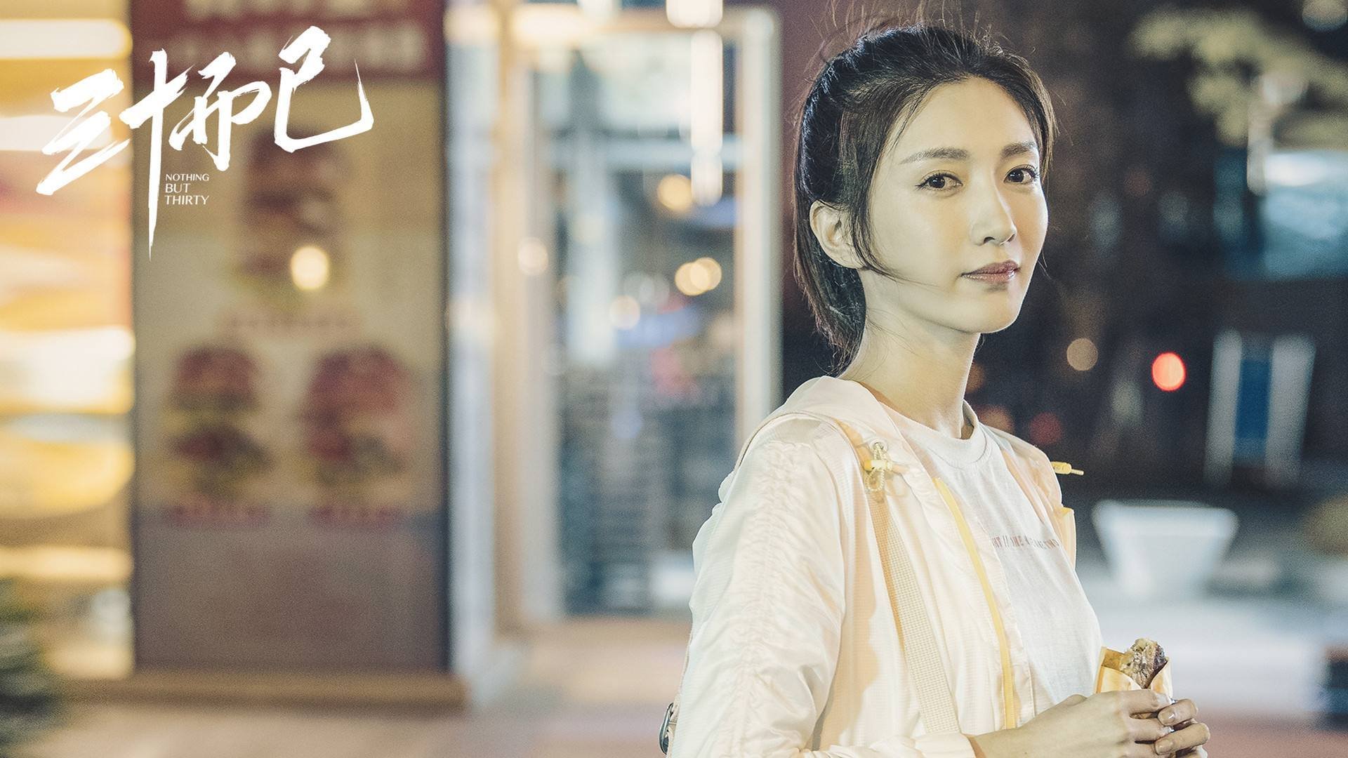 “高新体育中心羽毛球：快速反应与精准击球的完美展示”