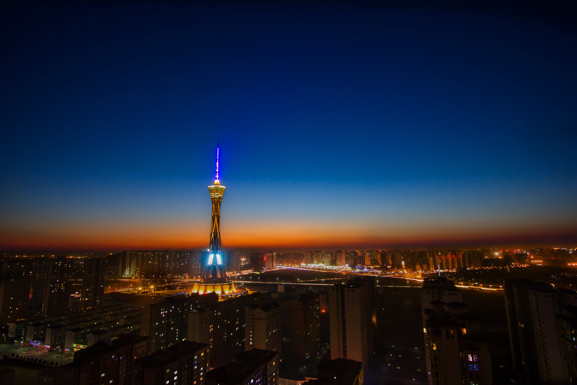 特色足球体育旅游线路不断丰富，带动区域经济发展，足球特色示范园