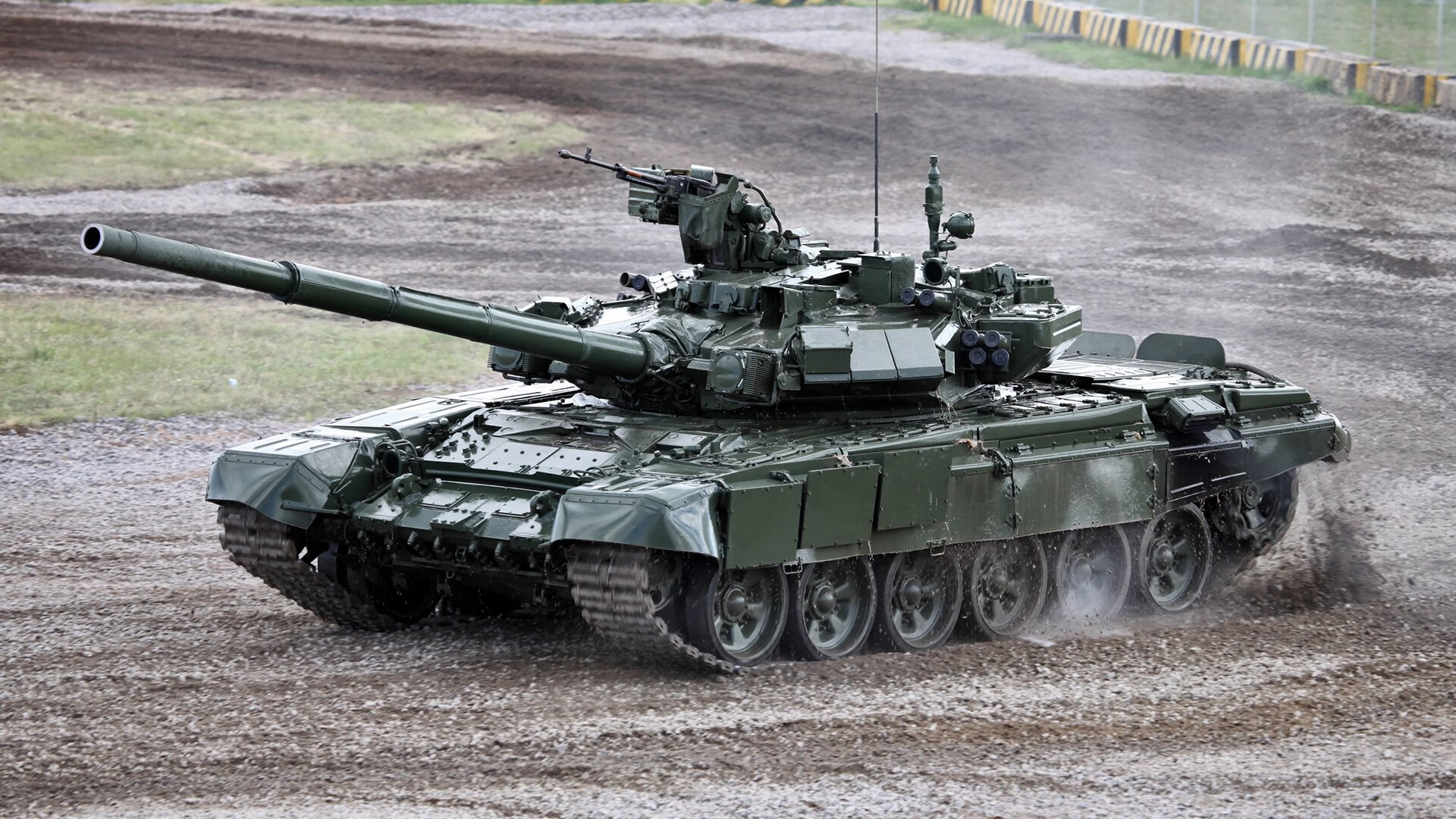 球队核心在赛后采访中坦言比赛强度远超预期全队拼尽全力，足球球队核心