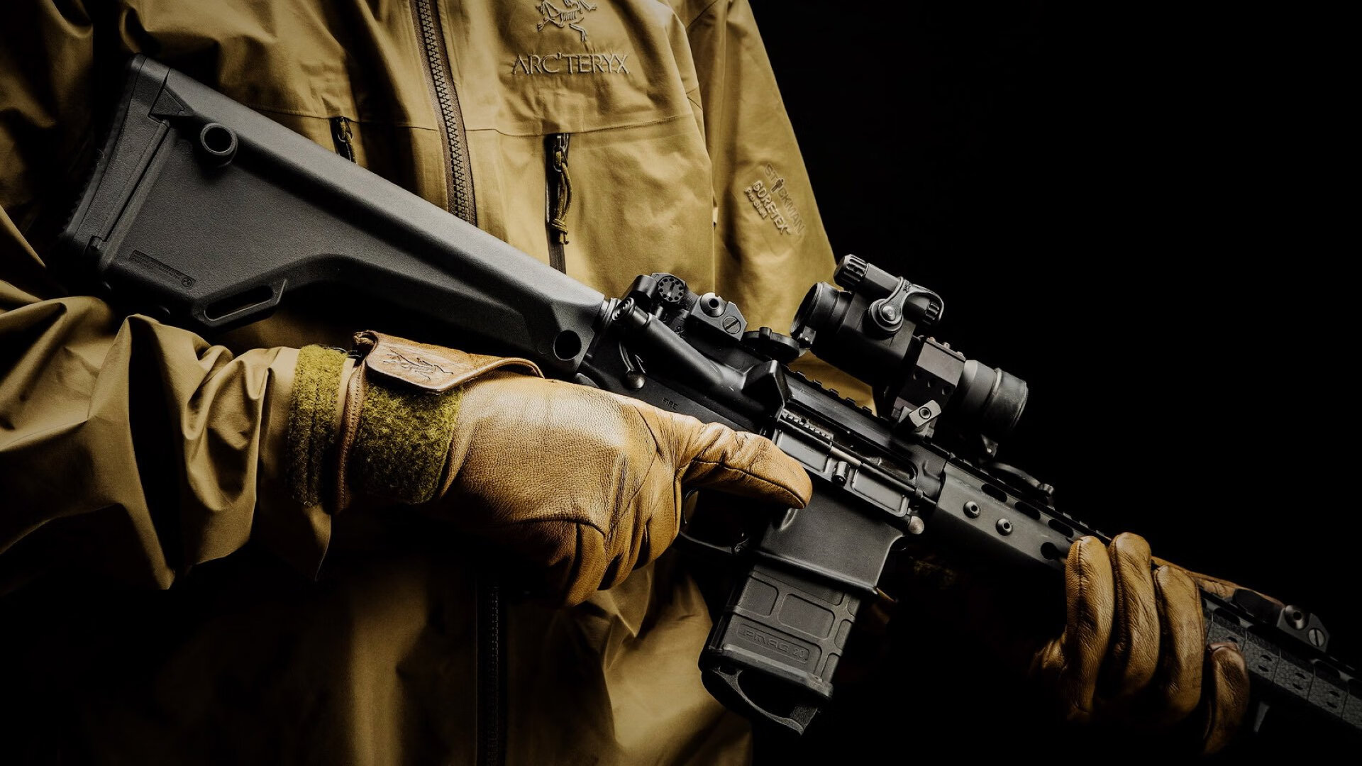 科里·简：全黑队的边锋悍将，威胁对方防线的关键人物，科里古德百度百科