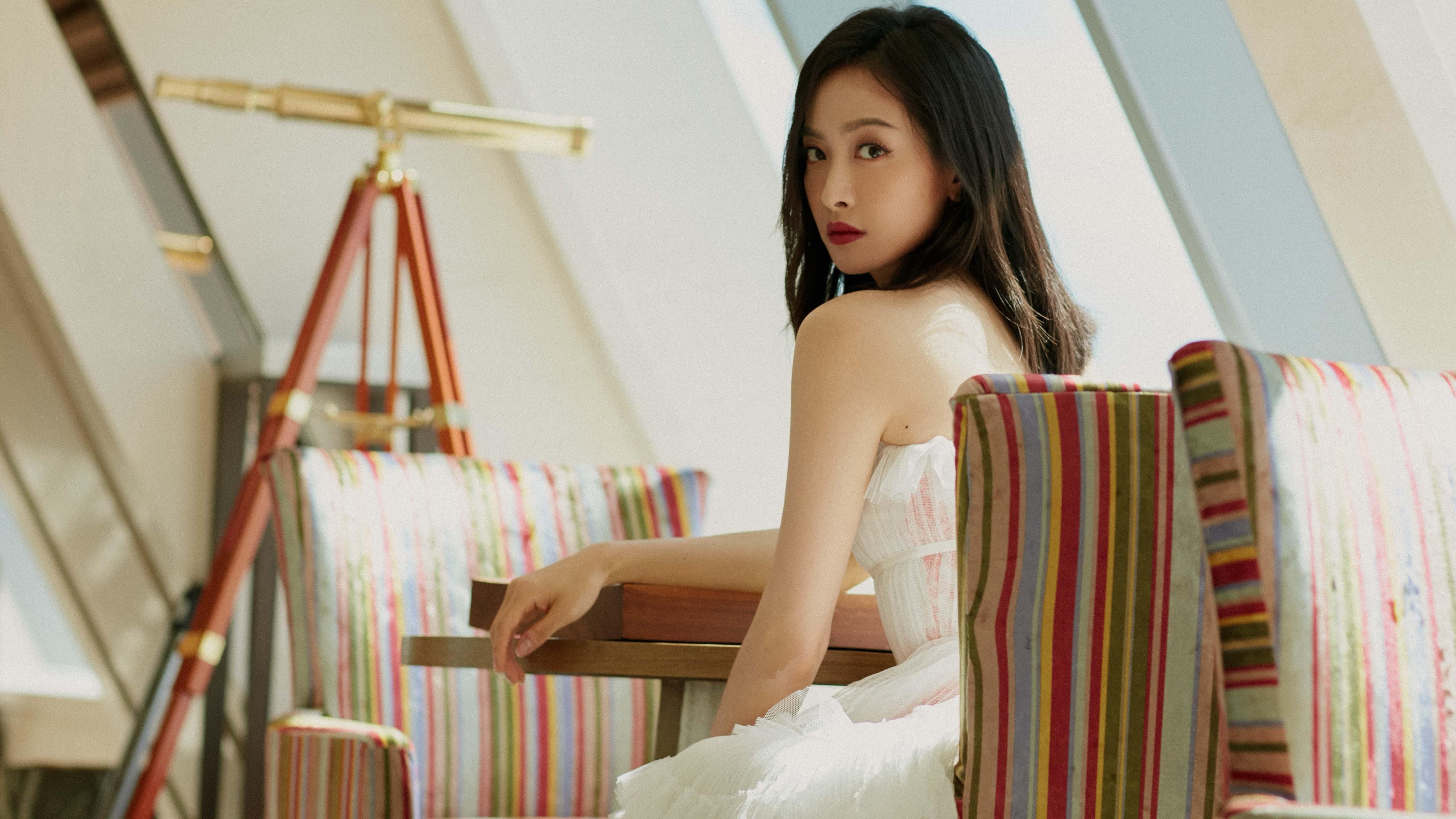 青少年篮球精英营引入多语种教练提升语言适应力,青少年篮球训练营的简介